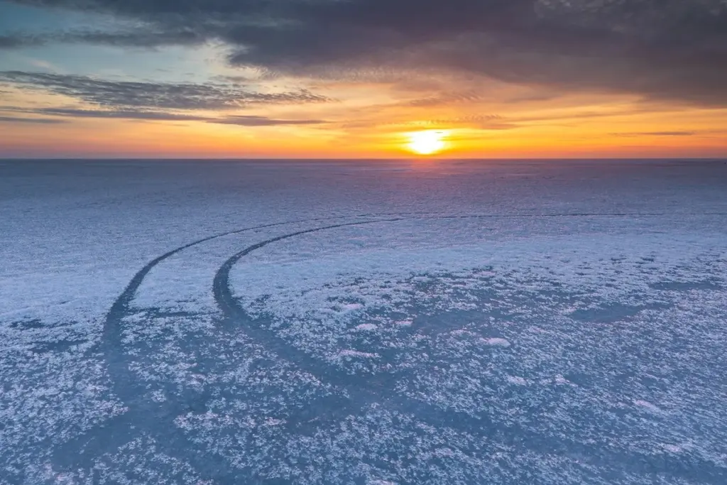 Het dikke ijs op de Baltische Zee: 5 tips om veilig te blijven