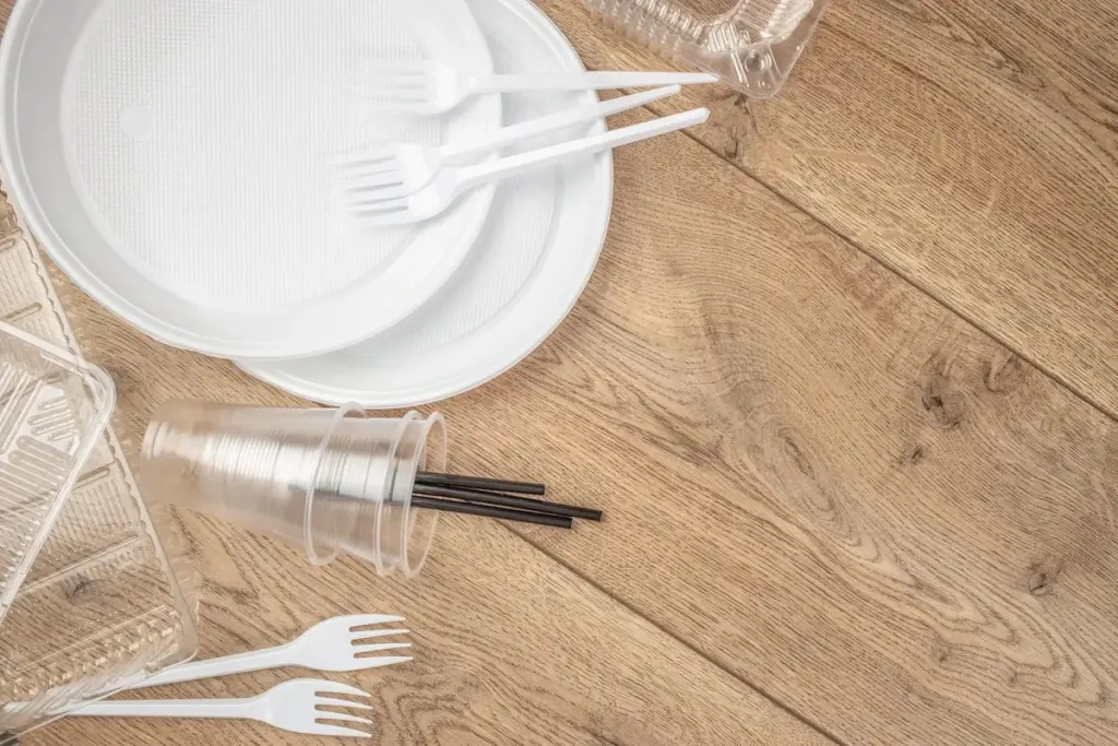 Waarom de vertrouwde zakjes ketchup binnenkort van je tafel verdwijnen