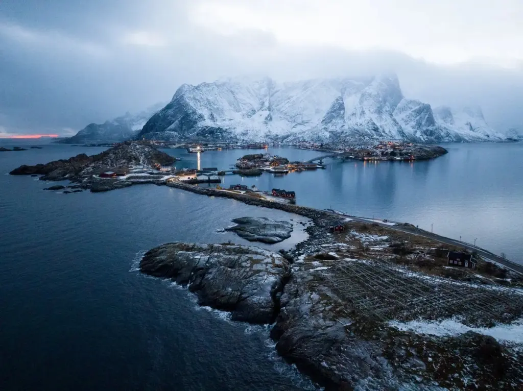 Waarom je in deze stad officieel niet mag doodgaan (en geen kat mag hebben)