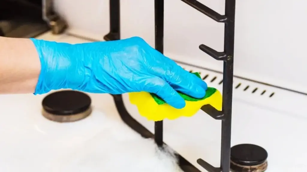 Waarom slimme huishoudens een glas waspoeder in kokend water strooien