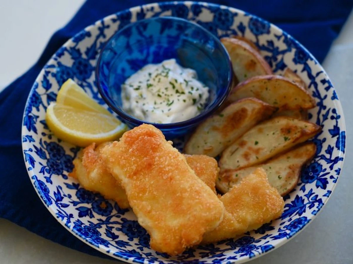 Waarom slimme koks altijd een schijfje aardappel in de pan leggen bij het visbakken - image 1