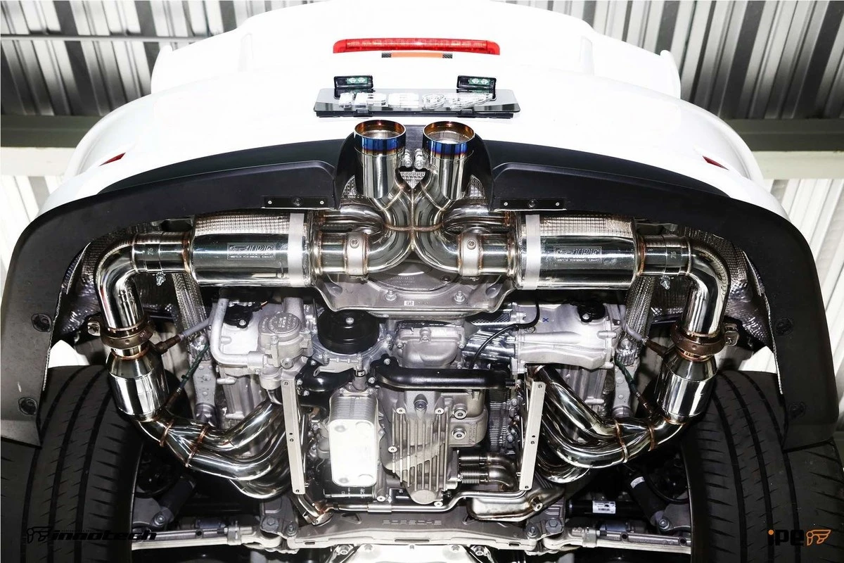 Waarom twee uitlaatpijpen onder je auto niet altijd voor meer vermogen zorgen - image 1