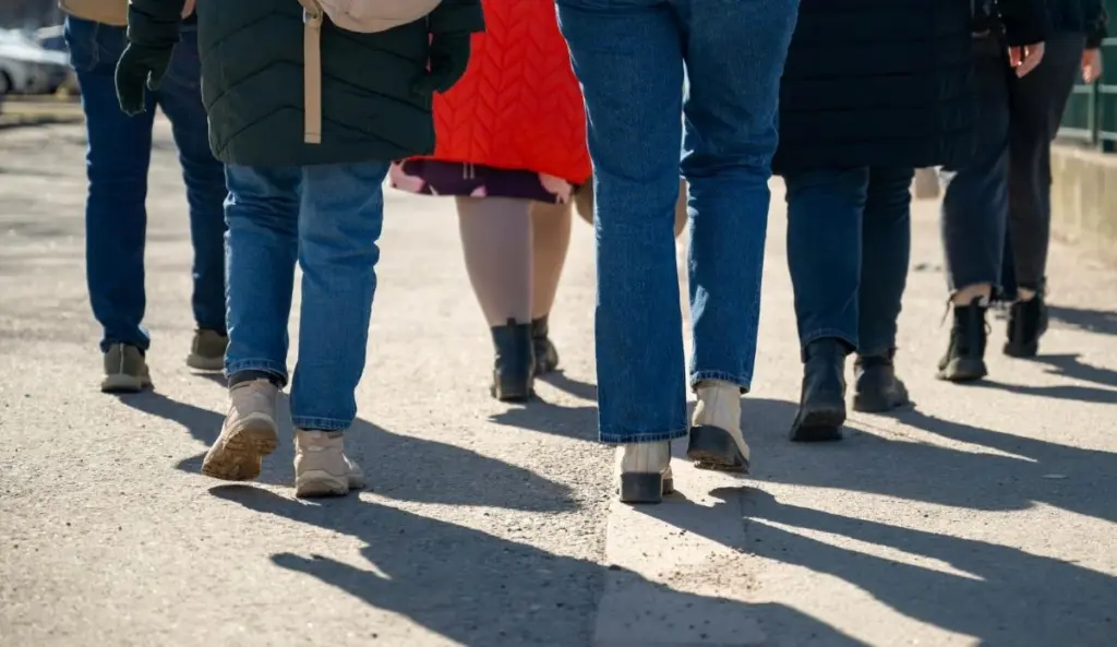 Waarom de grens van 10.000 stappen eigenlijk onzin is (en hoeveel je echt nodig hebt)