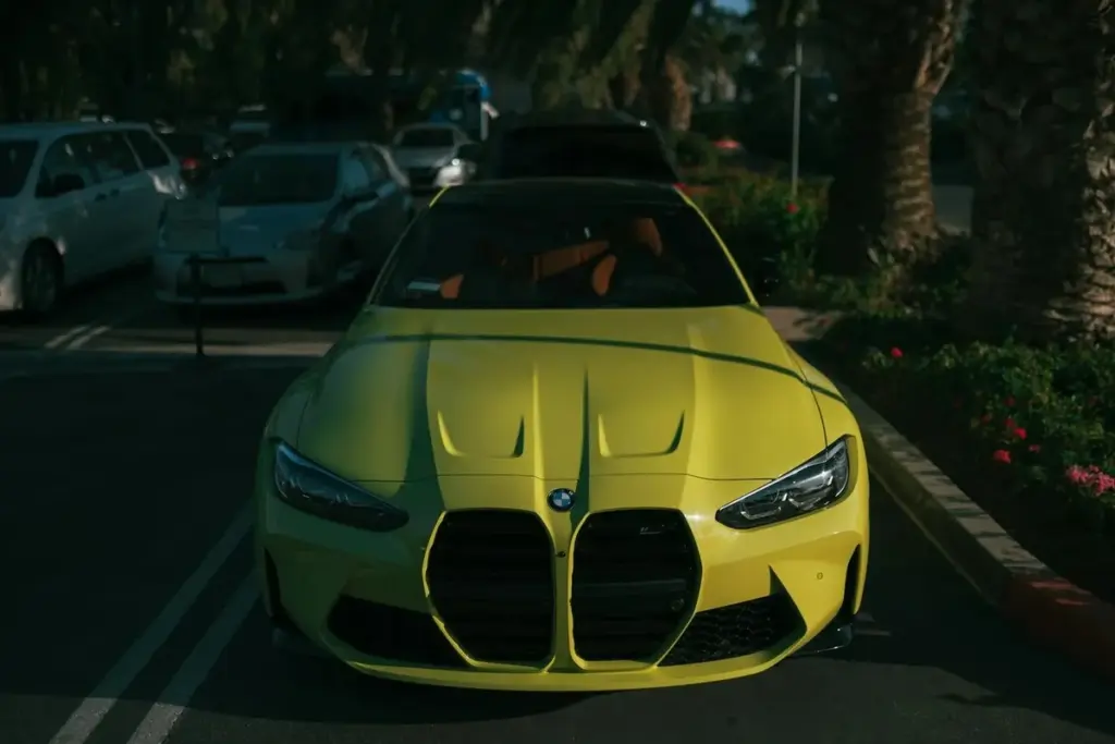 Waarom de nieuwe BMW M4 GT3 voor seizoen 2026 gele koplampen heeft