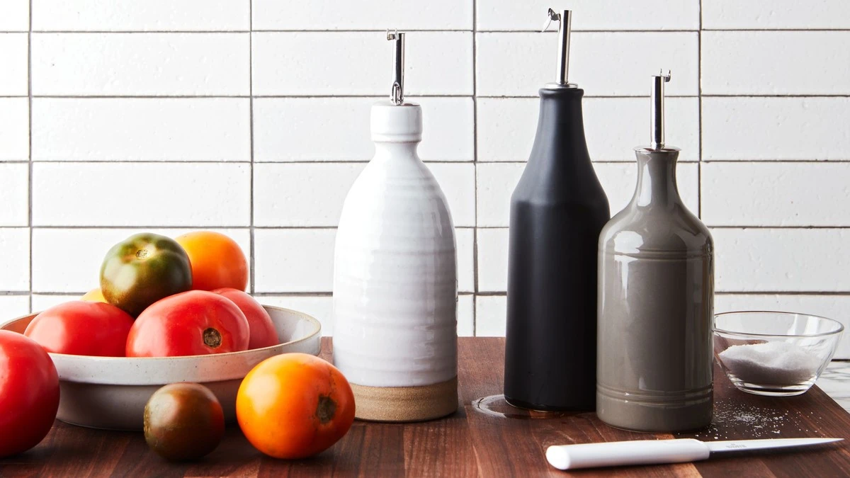 Waarom je olijfolie nooit naast het fornuis moet zetten - image 1