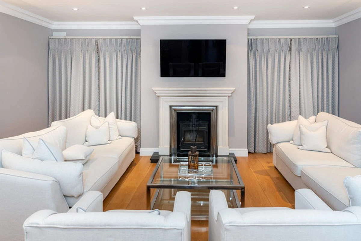 Waarom luxe gordijnen plotseling de minimalistische jaloezieën uit de Nederlandse huiskamers verdrijven - image 1